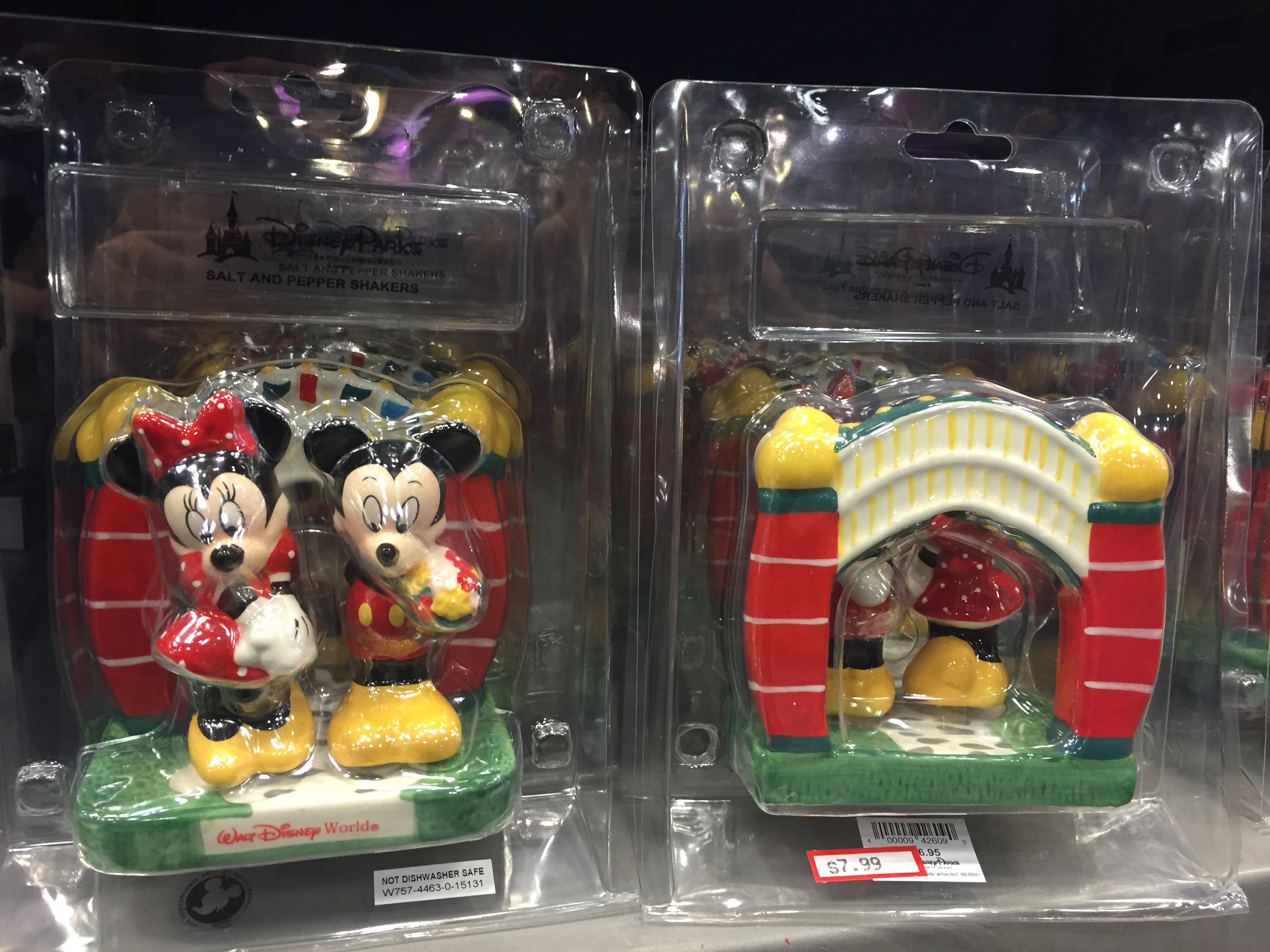 Mickey Mouse and Minnie Salt/Pepper Shakers Set Disney Our Family