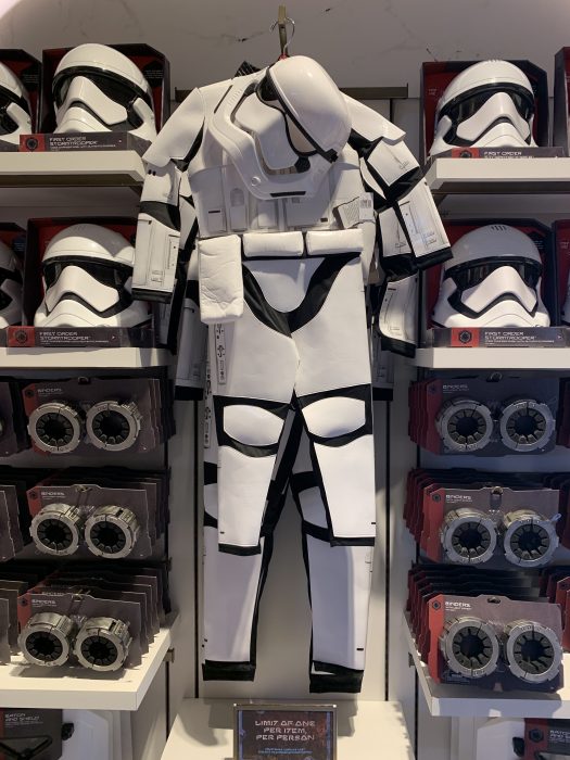 Star Wars Disney Parks Just Got Awesome New Apparel And You Can Buy It Now  - Narcity