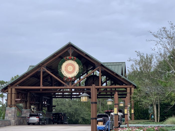 PHOTOS: Massive Six-Story Christmas Tree & Other Decor Returns to Disney's  Wilderness Lodge - WDW News Today