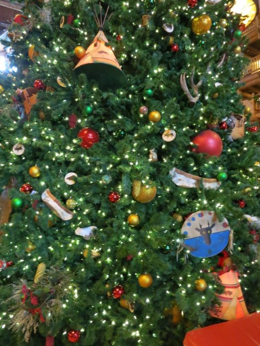 PHOTOS: Massive Six-Story Christmas Tree & Other Decor Returns to Disney's  Wilderness Lodge - WDW News Today