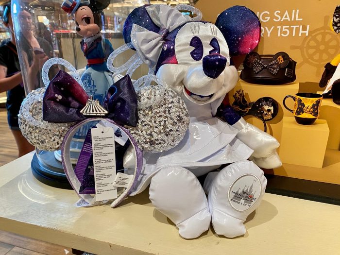 minnie mouse main attraction doll