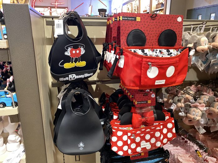 https://touringplans.com/blog/wp-content/uploads/2020/06/Mickey-Mouse-Stroller-Organizer-and-Bib-700x525.jpg