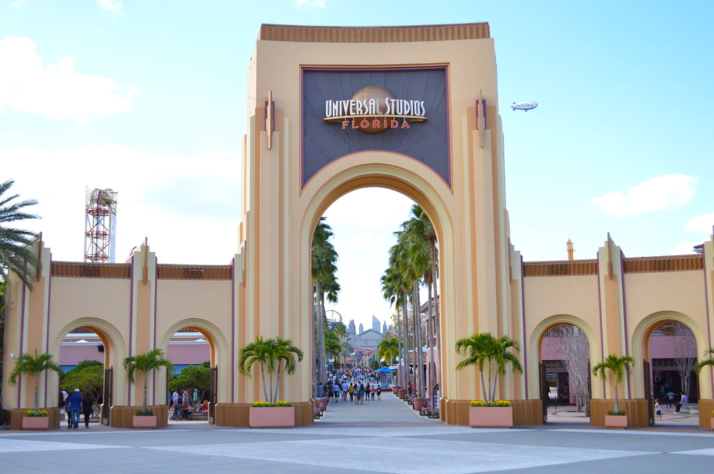 SATURDAY SIX: 6 Reasons We Love PORT OF ENTRY at Universal's