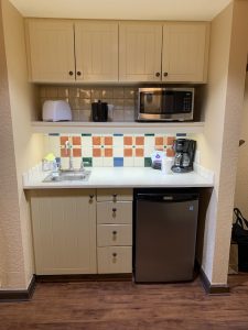 What Is the Difference Between a Kitchen and a Kitchenette
