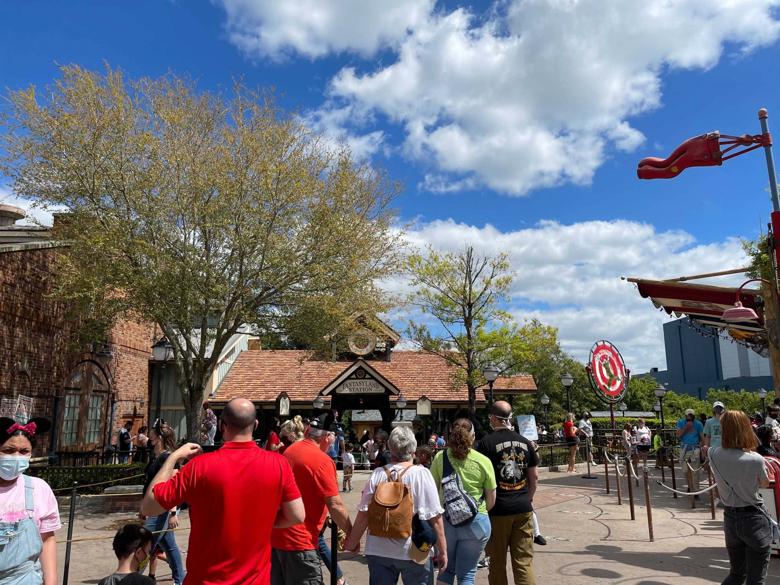 Universal's Express Pass v. Lightning Lanes & Genie+ at Disney World -  Disney Tourist Blog