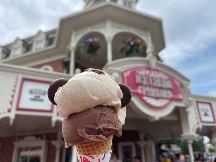 Review: Plaza Ice Cream Parlor at Disney World's Magic Kingdom 