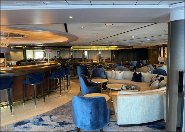 Image of the Starlite Lounge on the Crystal Symphony