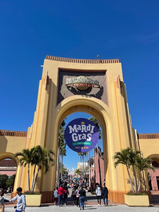 PHOTO REPORT: Universal Orlando Resort 3/23/21 (Gargoyles Added to the  Entrance of the Legacy Store, More Characters in Mardi Gras Outfits,  Crowds, A Visit to Rising Star, and More) - WDW News Today