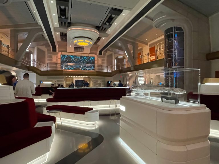 Dining Aboard the Star Wars: Galactic Starcruiser | TouringPlans.com Blog