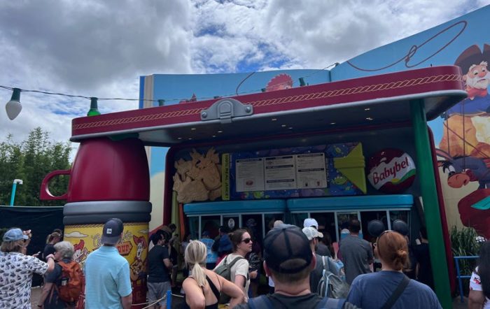 Partial view of Mobile Order pickup and standby lines at Woody's Lunchbox around noon.