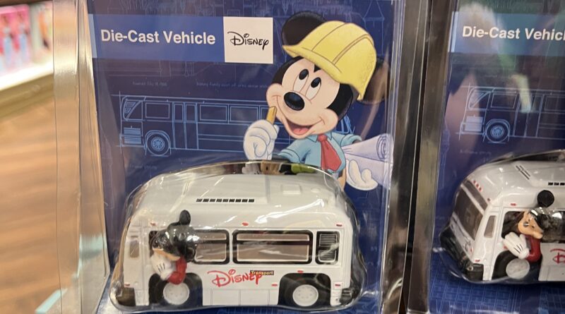 Disney Theme Park Collection TRANSPORT BUS Die Cast Vehicle MICKEY & GOOFY  New!