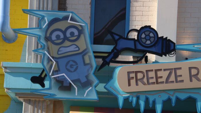 Universal Studios Despicable Me Freeze Ray Bubble Gun