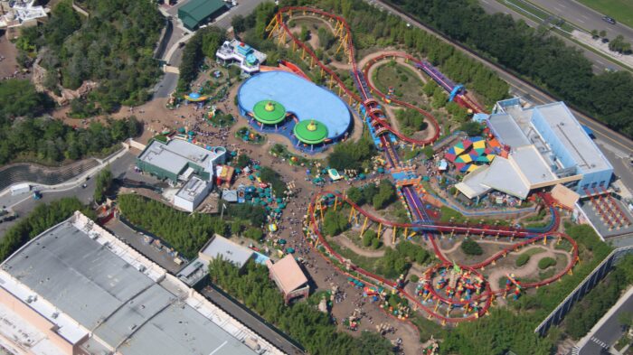 bioreconstruct on X: Aerial look at Universal Orlando Team Member parking.  The parking garage was expanded last year, the right-most section.   / X