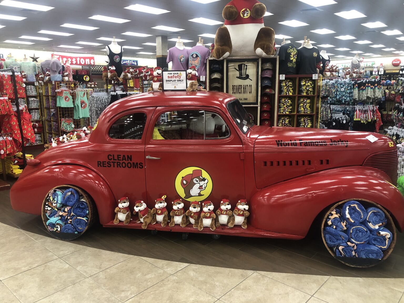 SATURDAY SIX Looks at BUC-EE’S: The Best Theme Park Gift Shop That’s ...